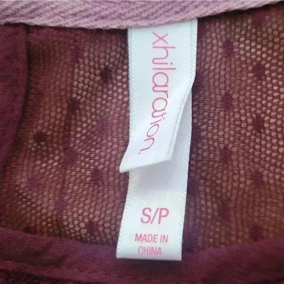 Xhilaration Burgundy S Lace Top - Picture 2 of 3